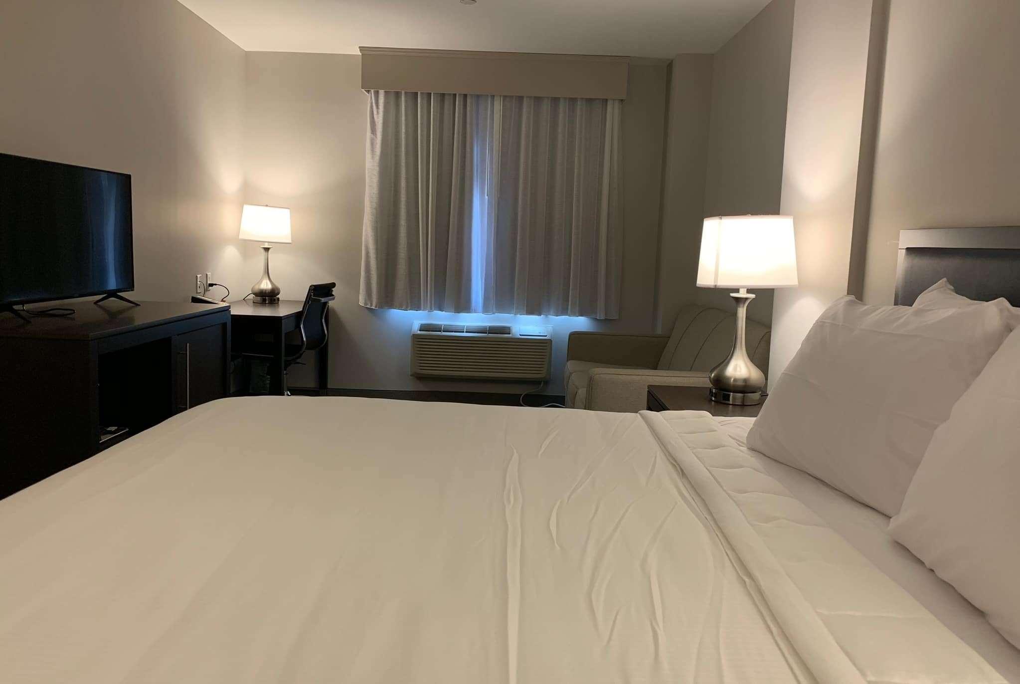 Hotel Wingate By Wyndham Jfk Airport, Far Rockaway Ny New York
