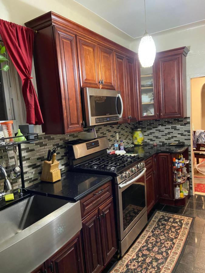A Cheap Family In Queens Guest house