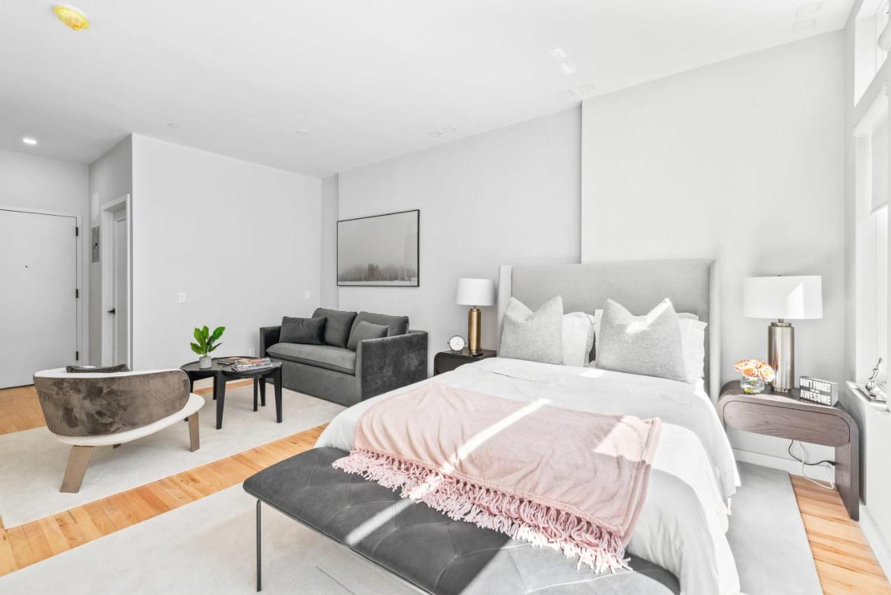 Luxe Studio Apt With Charming Juliet Balcony Holiday home *