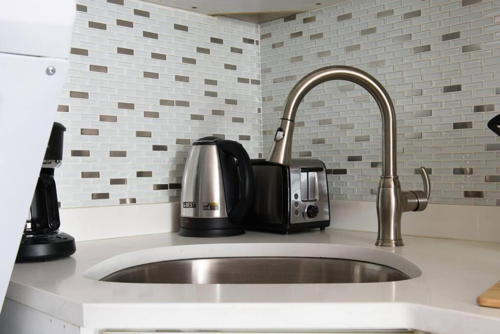 24-16 Gramercy W D Gramercy Apartment