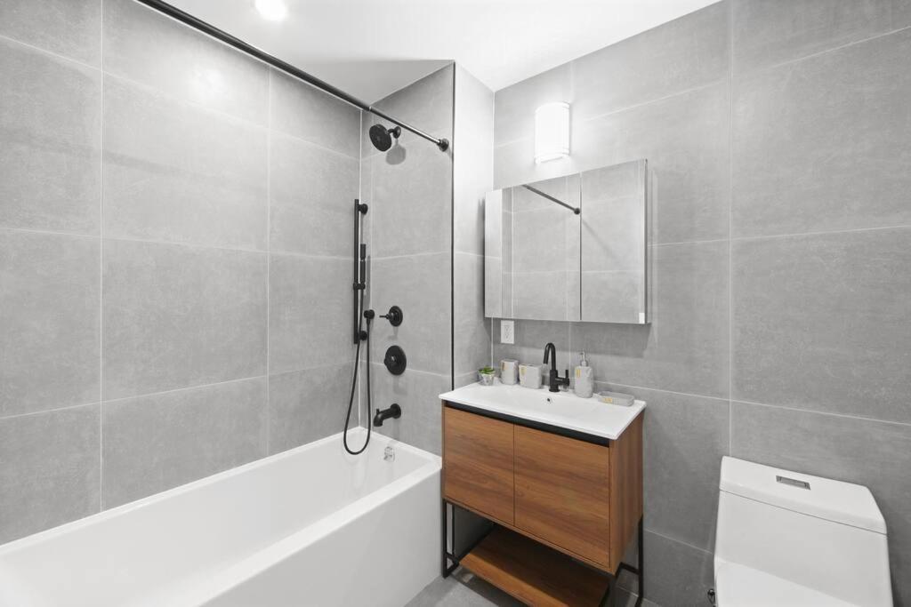 Ferienhaus 149bk-101 New Construction 2br Private Garden W-d New York