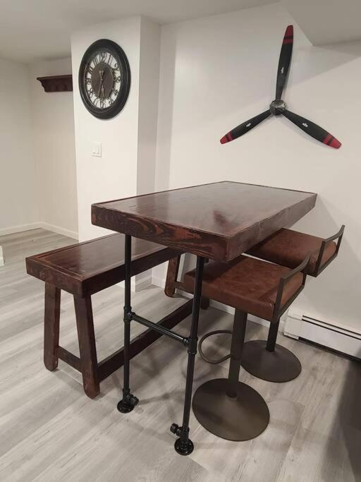 Apartment Homestead: Away From