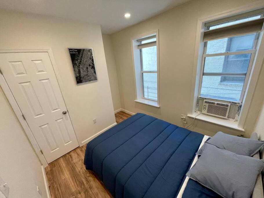 Apartment Amazing Ground Floor 2 Bedrooms In Nyc Subway Crossing The Street And One Station To Manhattan