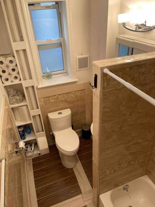 Apartment Amazing Ground Floor 2 Bedrooms In Nyc Subway Crossing The Street And One Station To Manhattan New York