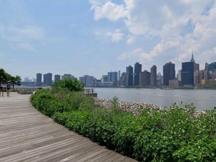 Apartment Amazing Ground Floor 2 Bedrooms In Nyc Subway Crossing The Street And One Station To Manhattan New York
