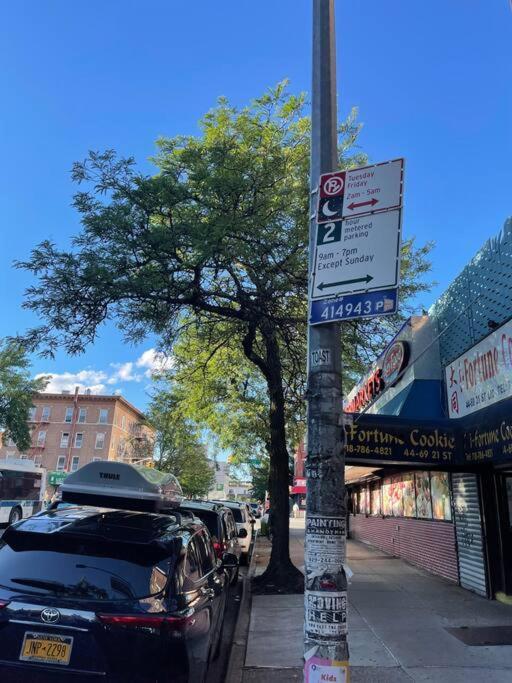 Amazing Ground Floor 2 Bedrooms In Nyc Subway Crossing The Street And One Station To Manhattan *
