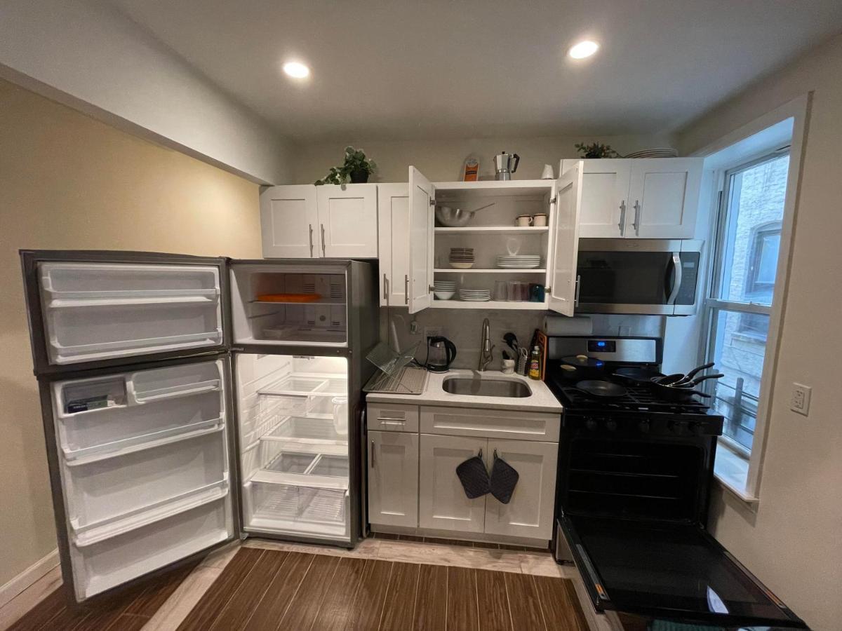 Amazing Ground Floor 2 Bedrooms In Nyc Subway Crossing The Street And One Station To Manhattan New York