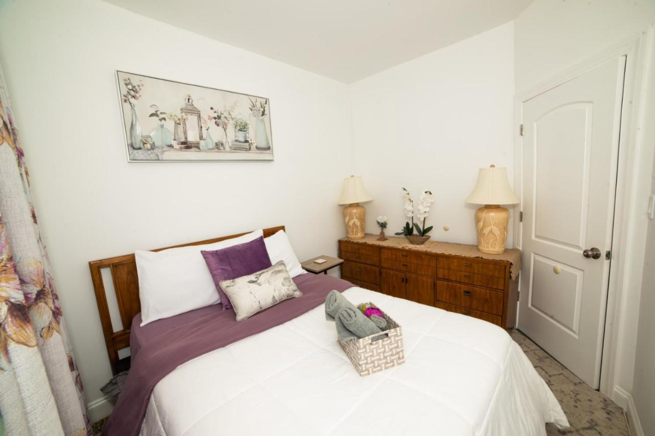 Homestay Floor With Skylight Brooklyn New York
