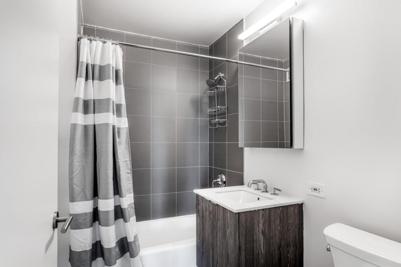 Midtown West 2br W Doorman Gym Wd Nr Times Sq Nyc-1067 Apartment New York