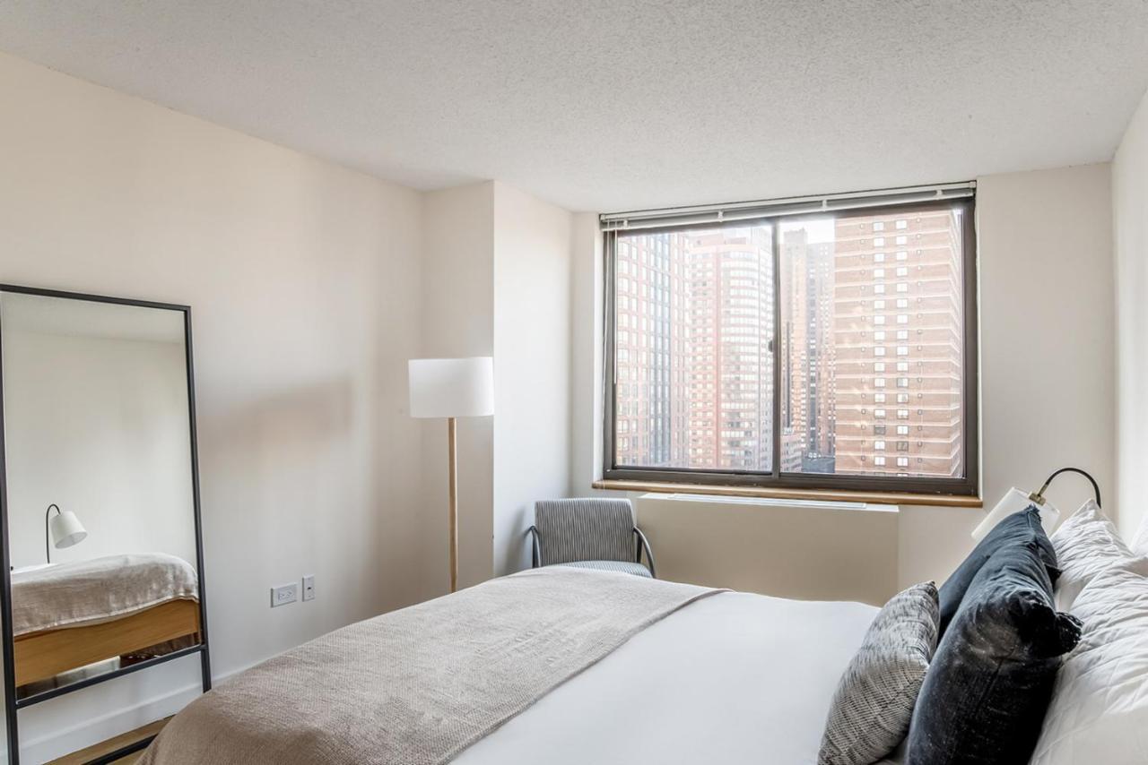 Apartment Ues 2br W Elevator Doorman Gym Nr Park Nyc-1071 New York