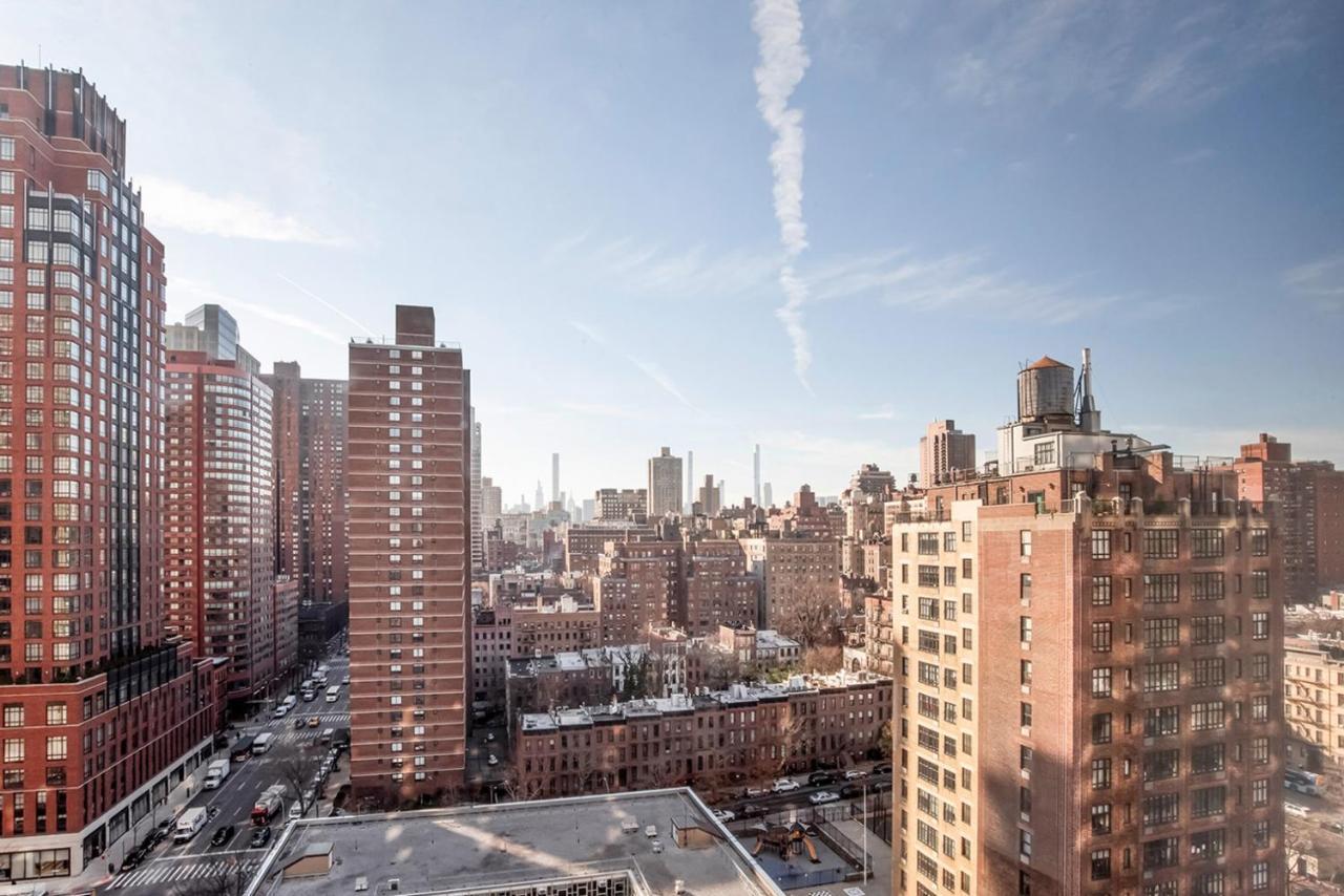Ues 2br W Elevator Doorman Gym Nr Park Nyc-1071 * New York