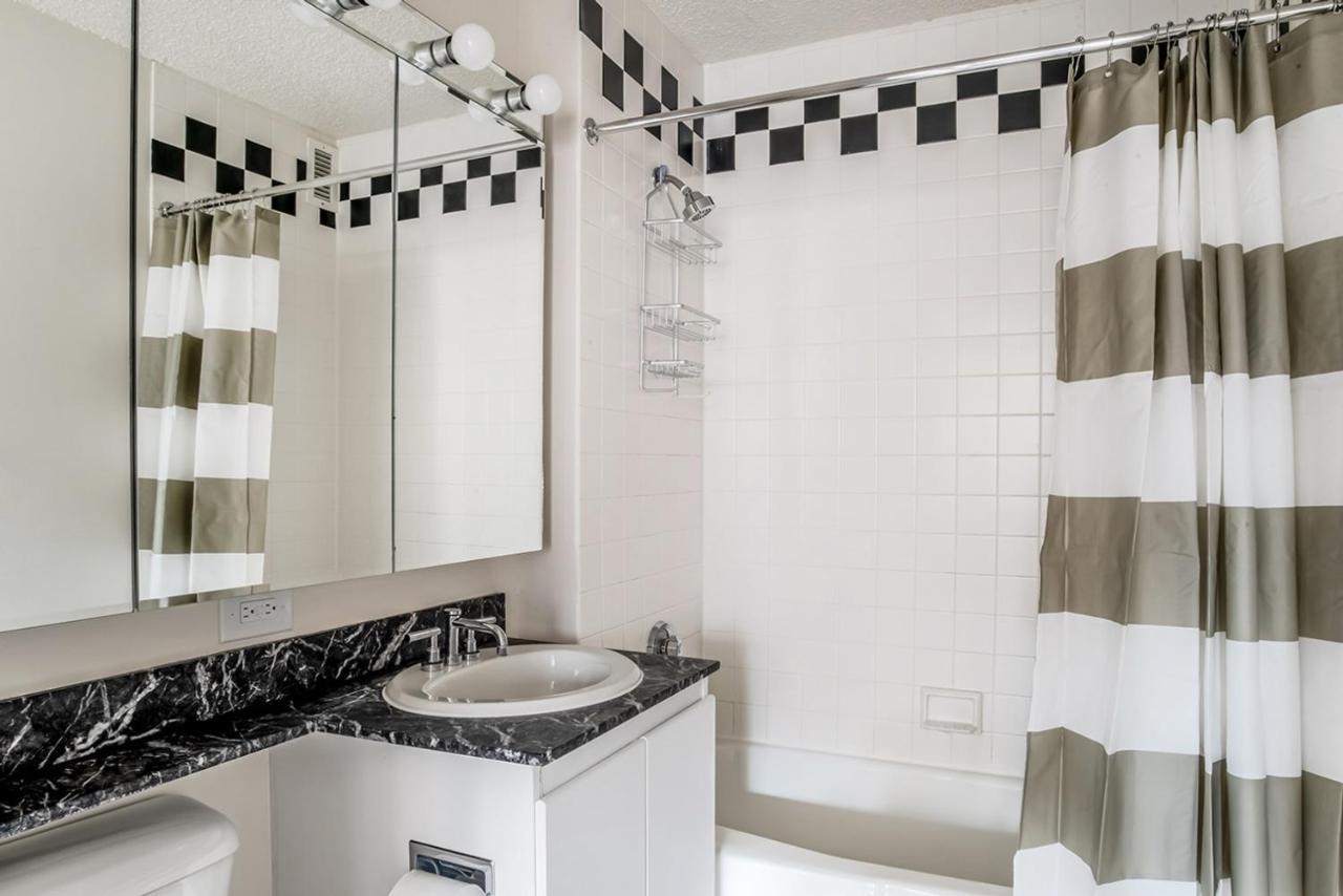 Ues 2br W Elevator Doorman Gym Nr Park Nyc-1071