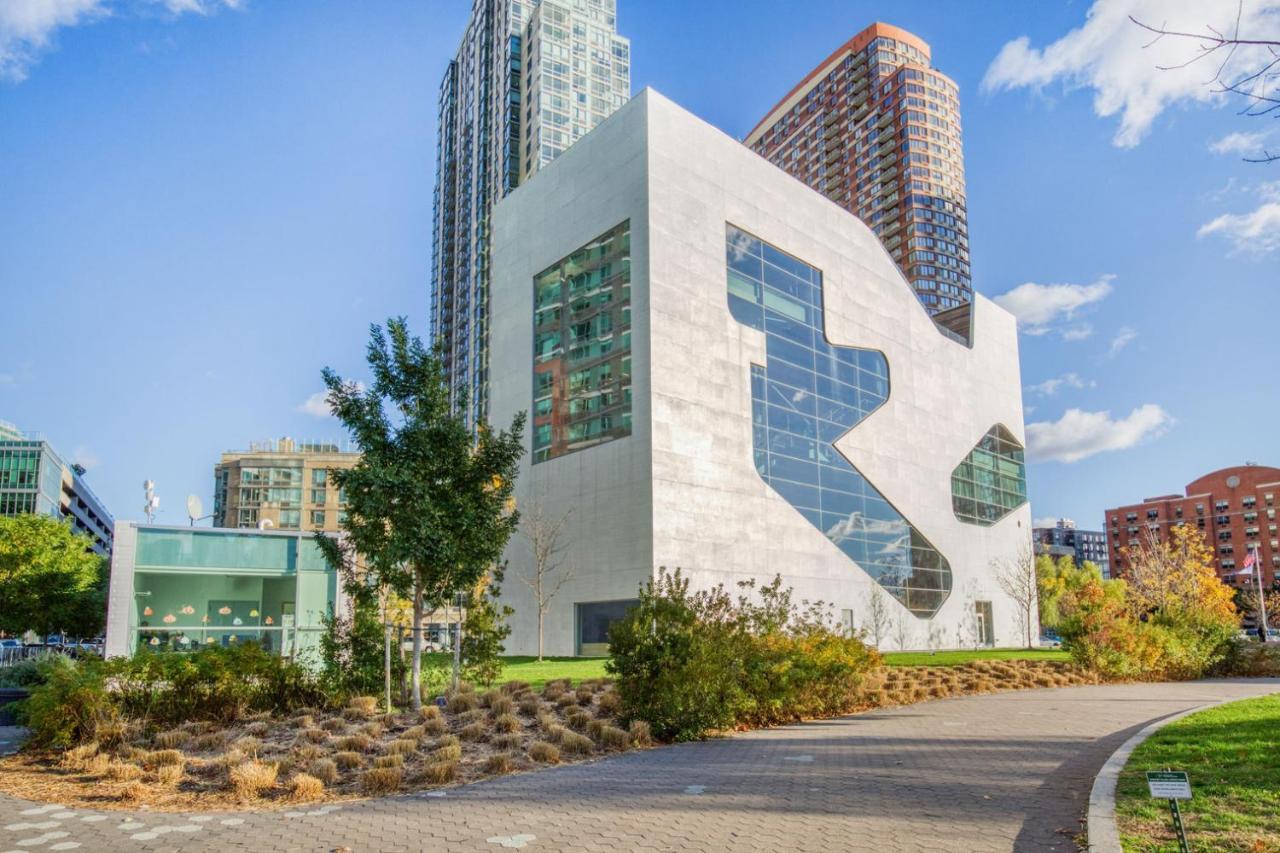 Apartment Lic 1br W Wd Elevator Doorman Nr E River Nyc-764 *