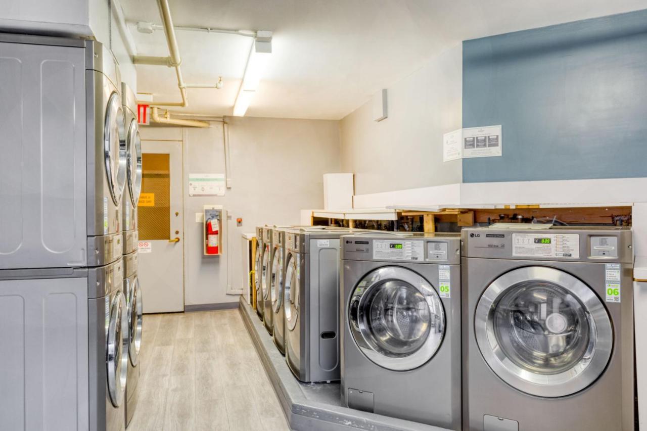 Ues 2br W Elevator Doorman Gym Nr Park Nyc-1071 New York