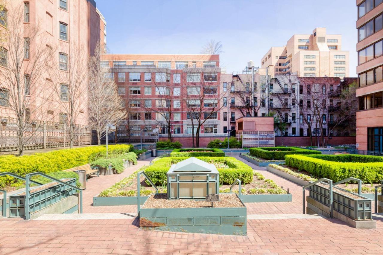 Ues 2br W Elevator Doorman Gym Nr Park Nyc-1071 Apartment *