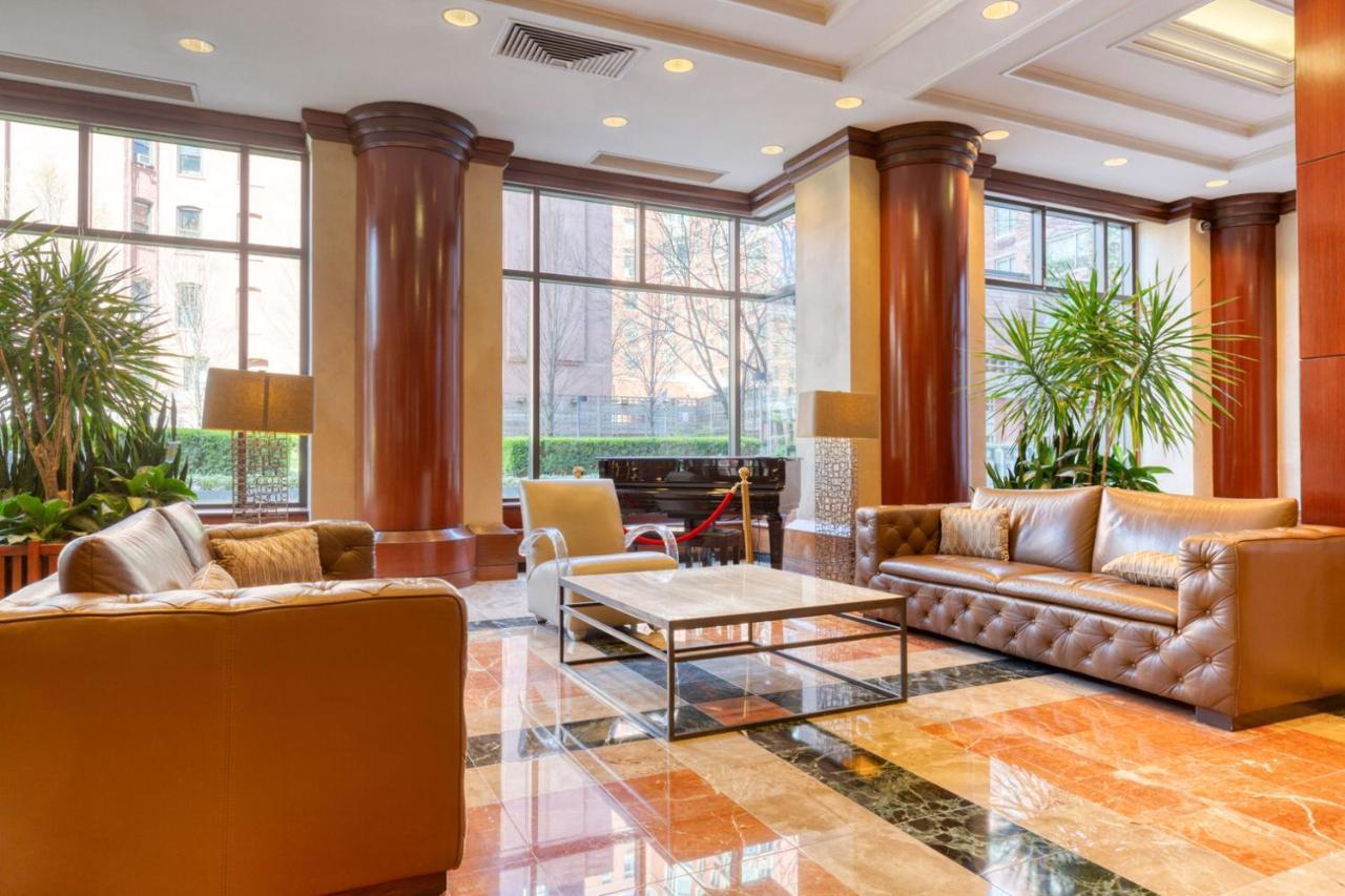 Ues 2br W Elevator Doorman Gym Nr Park Nyc-1071 * New York