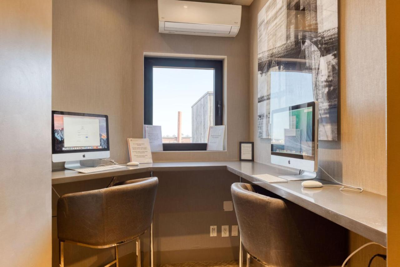Ues 2br W Elevator Doorman Gym Nr Park Nyc-1071 *