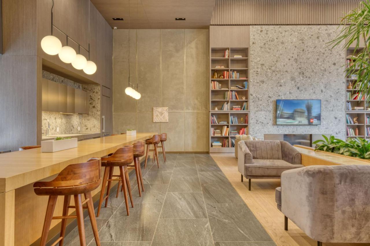 Midtown West 2br W Doorman Gym Wd Nr Times Sq Nyc-1067