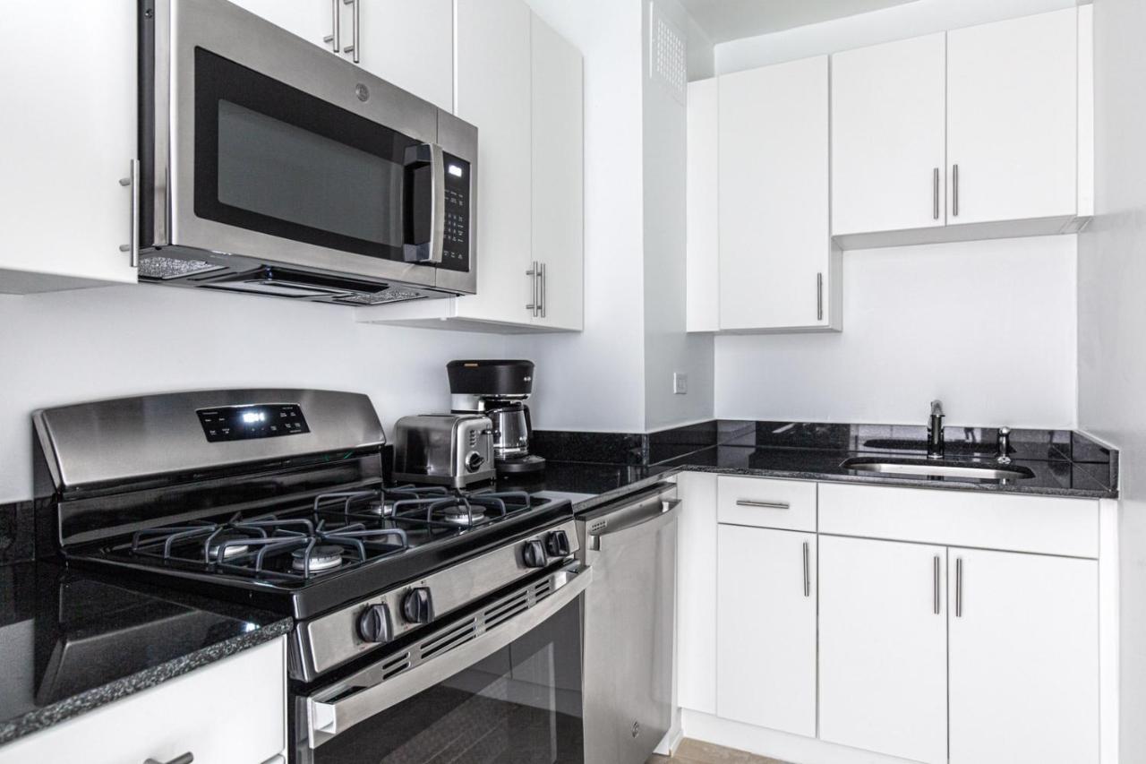 Murray Hill 1br W Doorman Gym Pool Parking Nyc-583