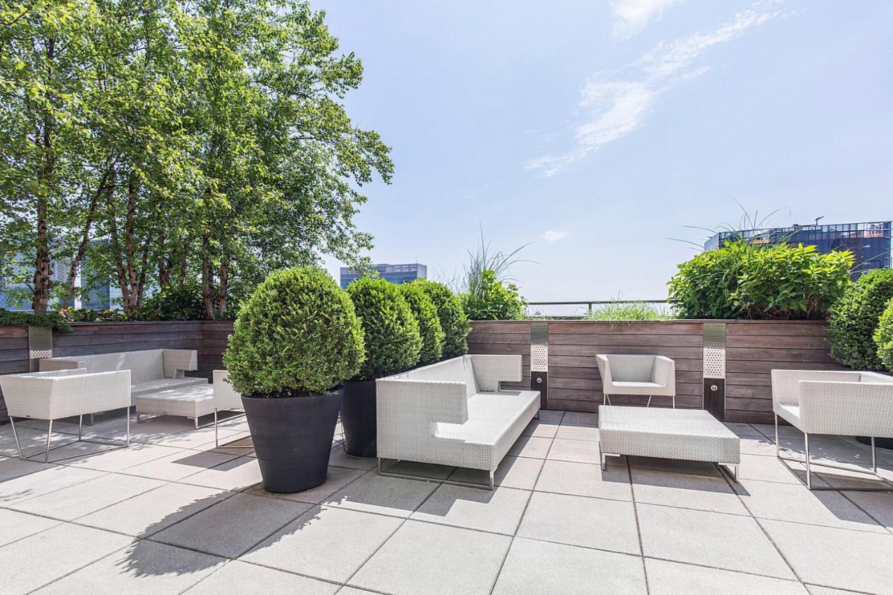Murray Hill 1br W Doorman Gym Pool Parking Nyc-583 Apartment