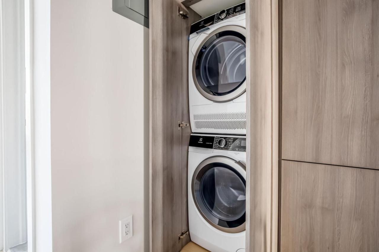 Williamsburg 2br W Wd In Nr Domino Park Nyc-1135 *