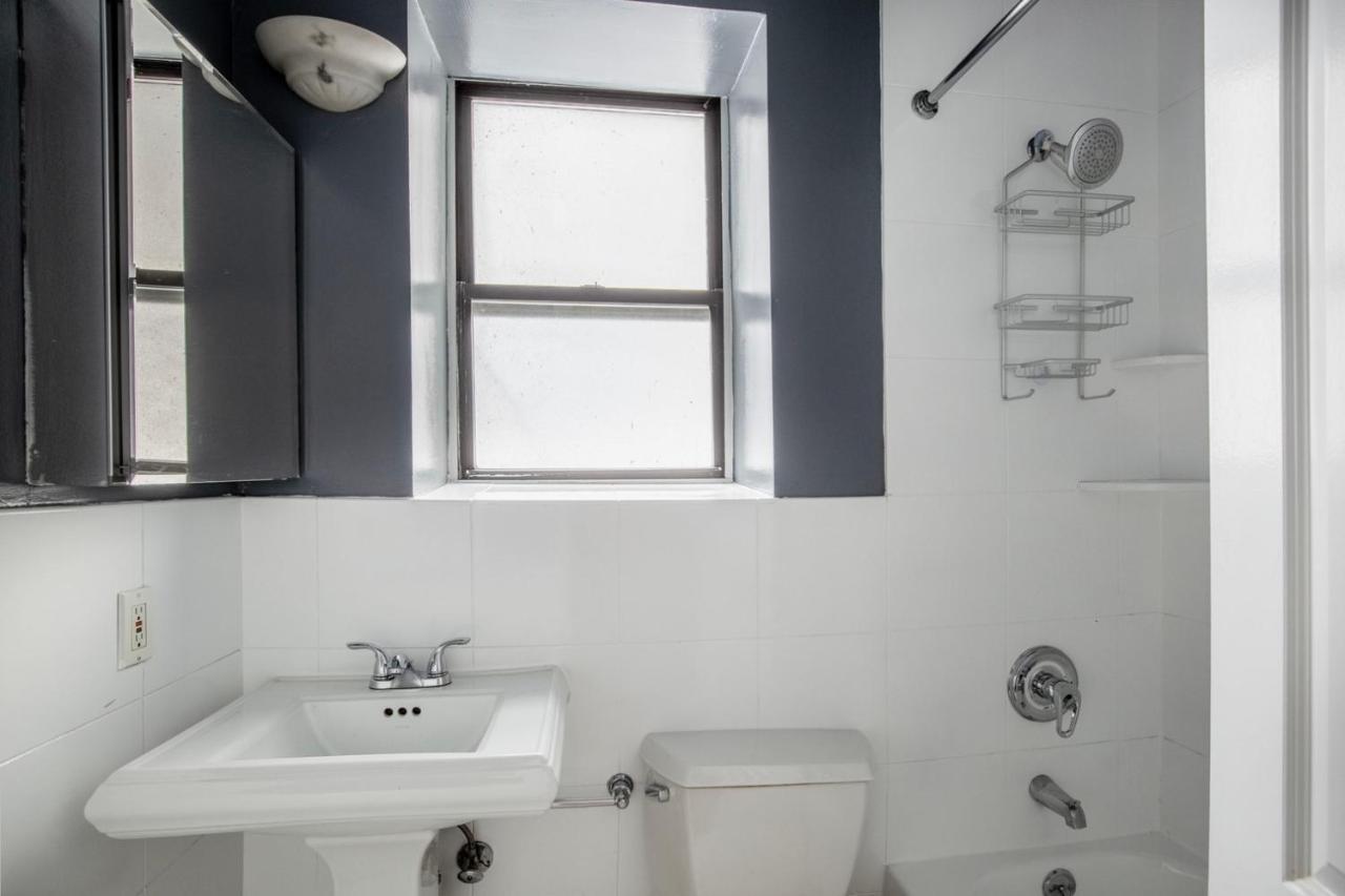 Soho 1br W Private Deck Wd Nr New Museum Nyc-1104 *