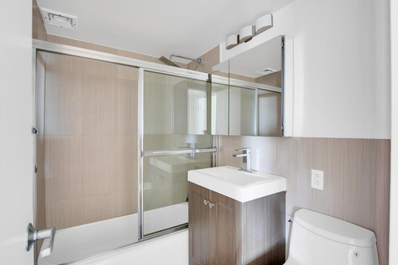 Apartment Airy Midtown E 1br W Doorman Nr Un Nyc-894 New York