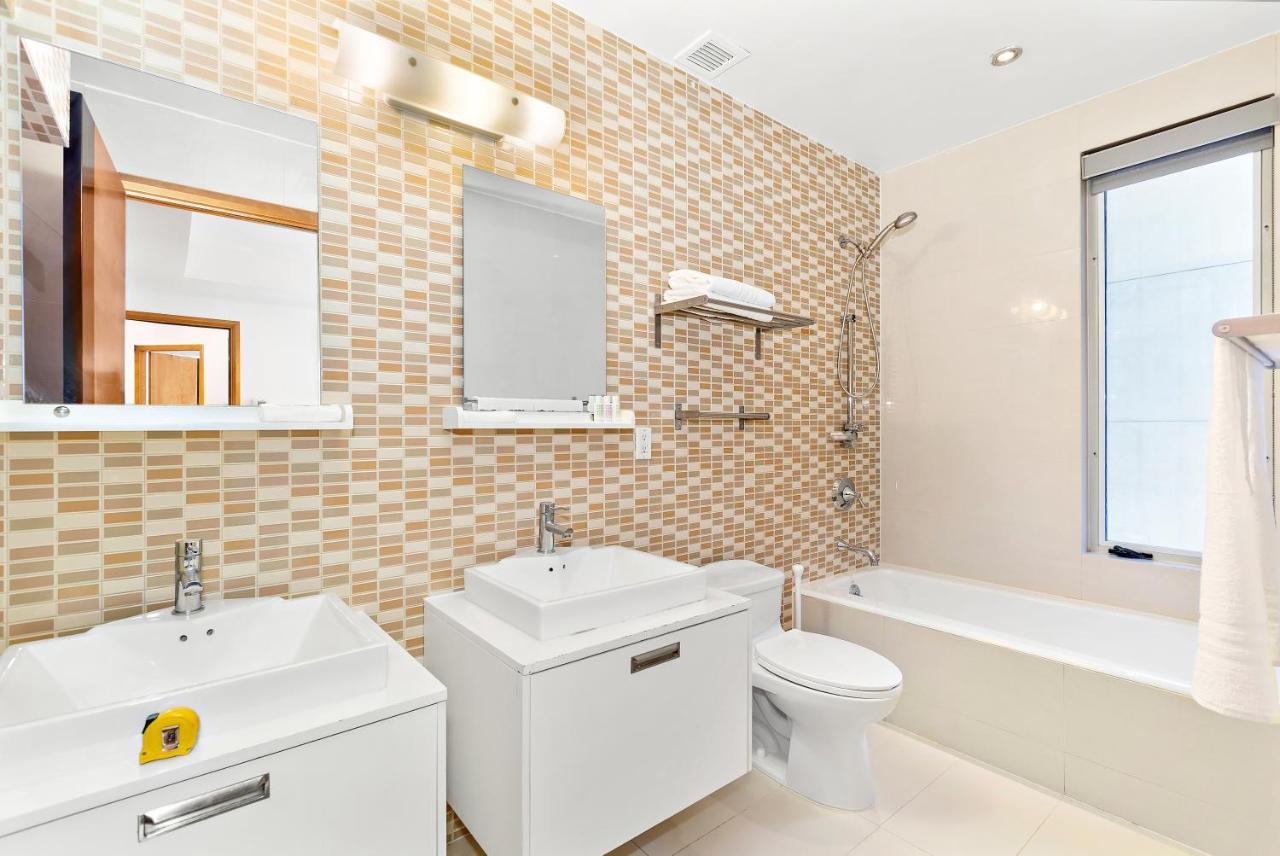 Luxurious 4 Bedroom Penthouse Apartment *