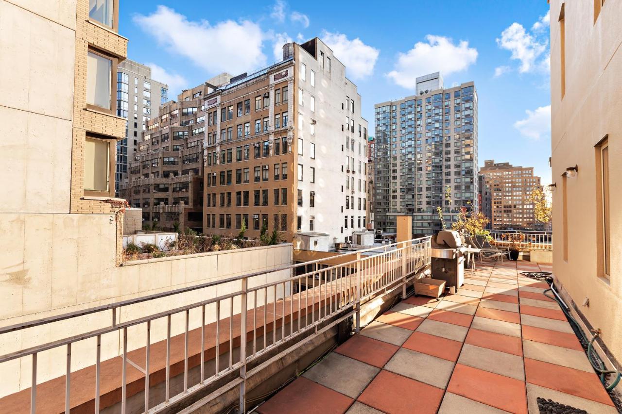 Luxurious 4 Bedroom Penthouse Apartment *