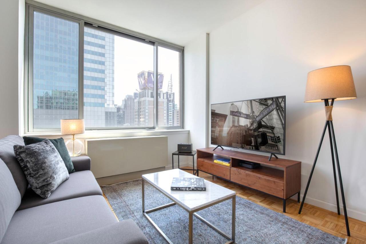 Midtown W W Sundeck Gym Nr Times Sq Nyc-263