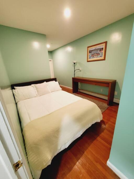 Apartment Beautiful Bedroom In A Private With Access To Patio New York