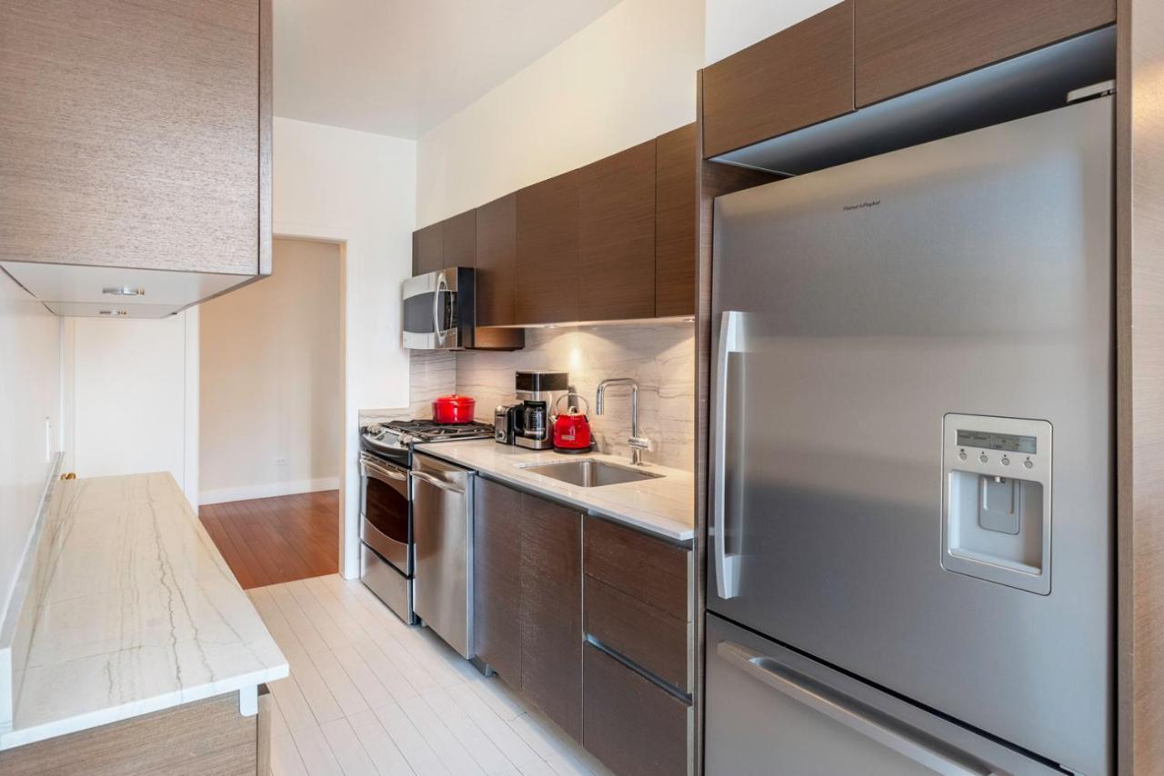 Apartment Ues 2br Windoor Pool Doorman Views Nyc-243