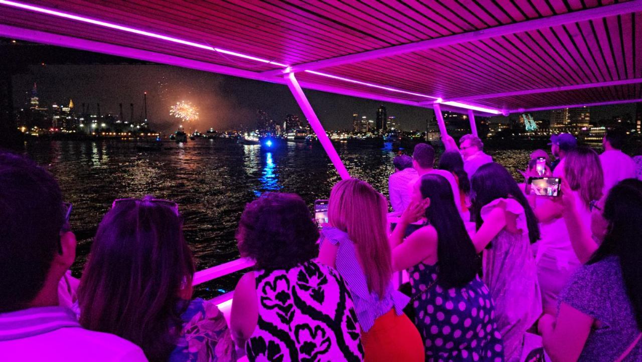 Nyc Dinner Boat Louisa Of The Seas * New York