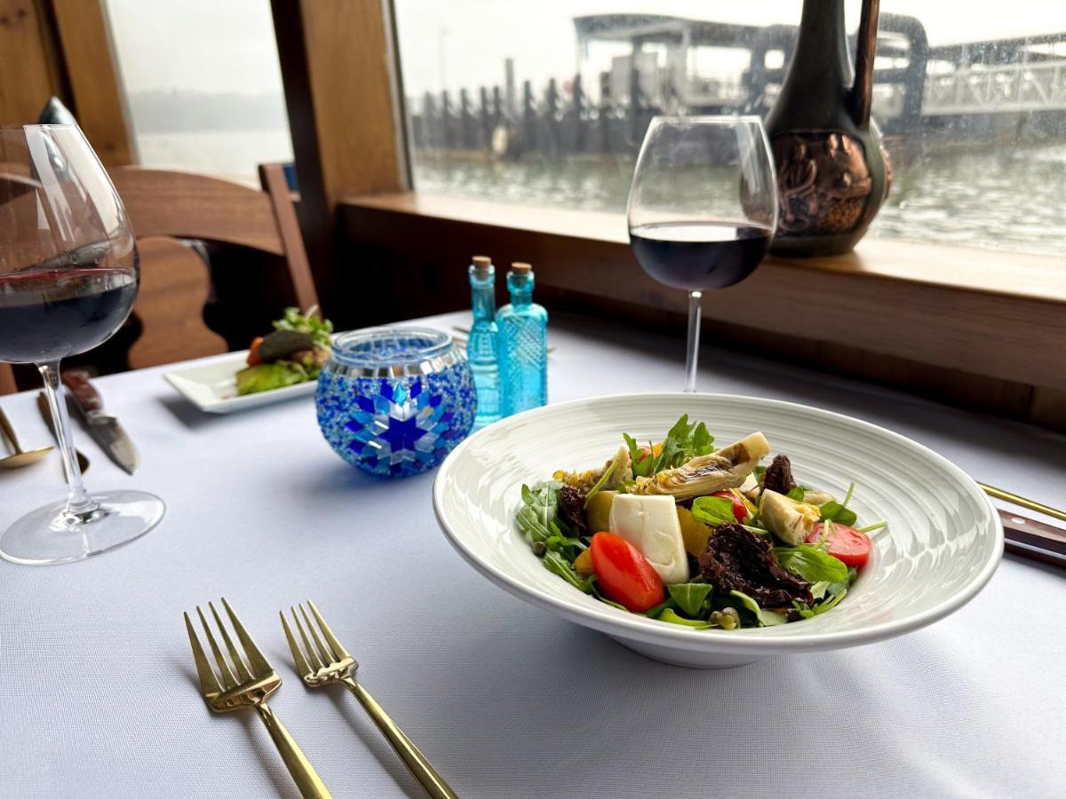 Botel Nyc Dinner Boat Louisa Of The Seas