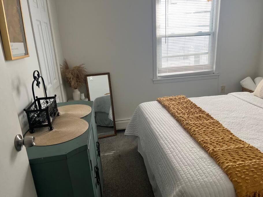 Cozy Lovely 2 Bedroom Apt, 5 Mins From Jfk