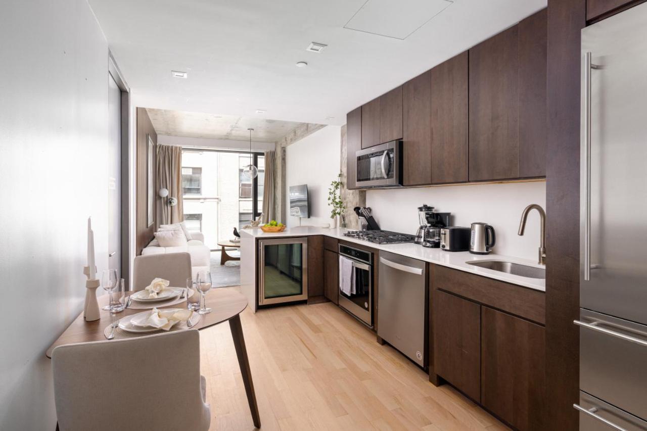 Stylish Penthouse With Ceiling To Floor Windows Apartment *