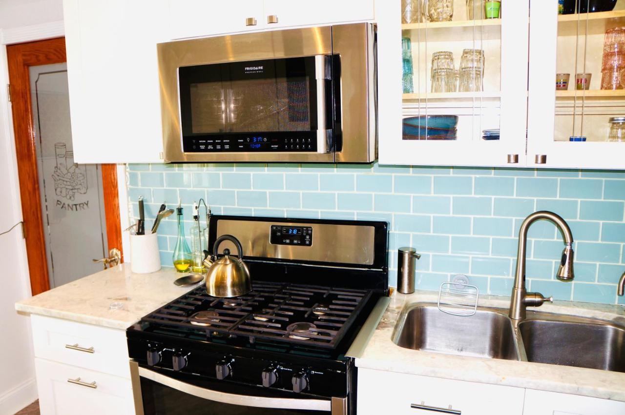 Modern Brownstone 2bdrm Duplex With Backyard Terrace