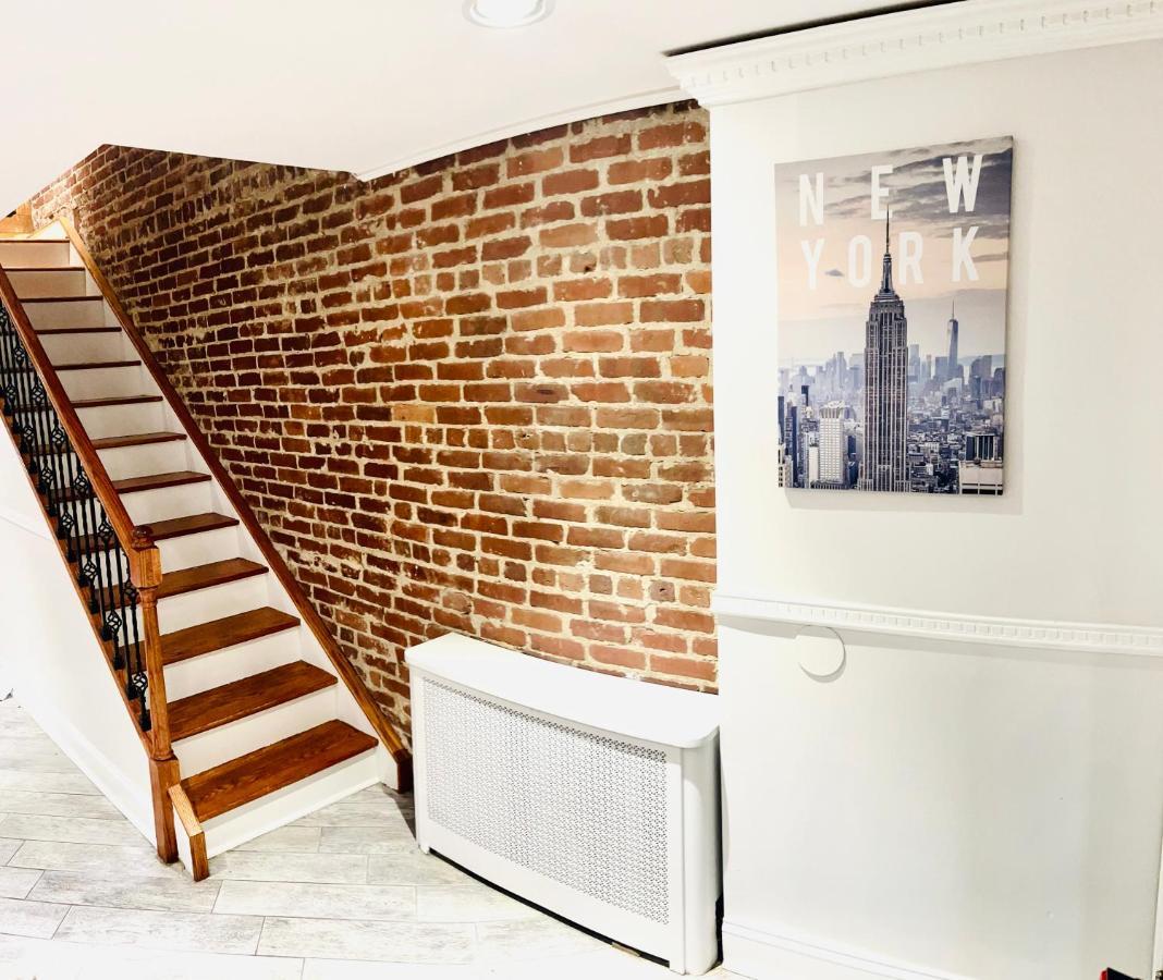 Modern Brownstone 2bdrm Duplex With Backyard Terrace