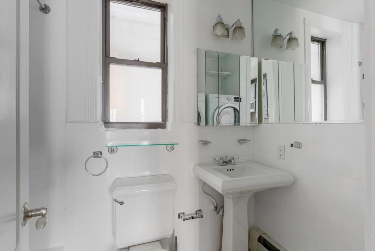 East Village 2br W Balcony Nr Dining Nightlife Nyc-1212 Apartment