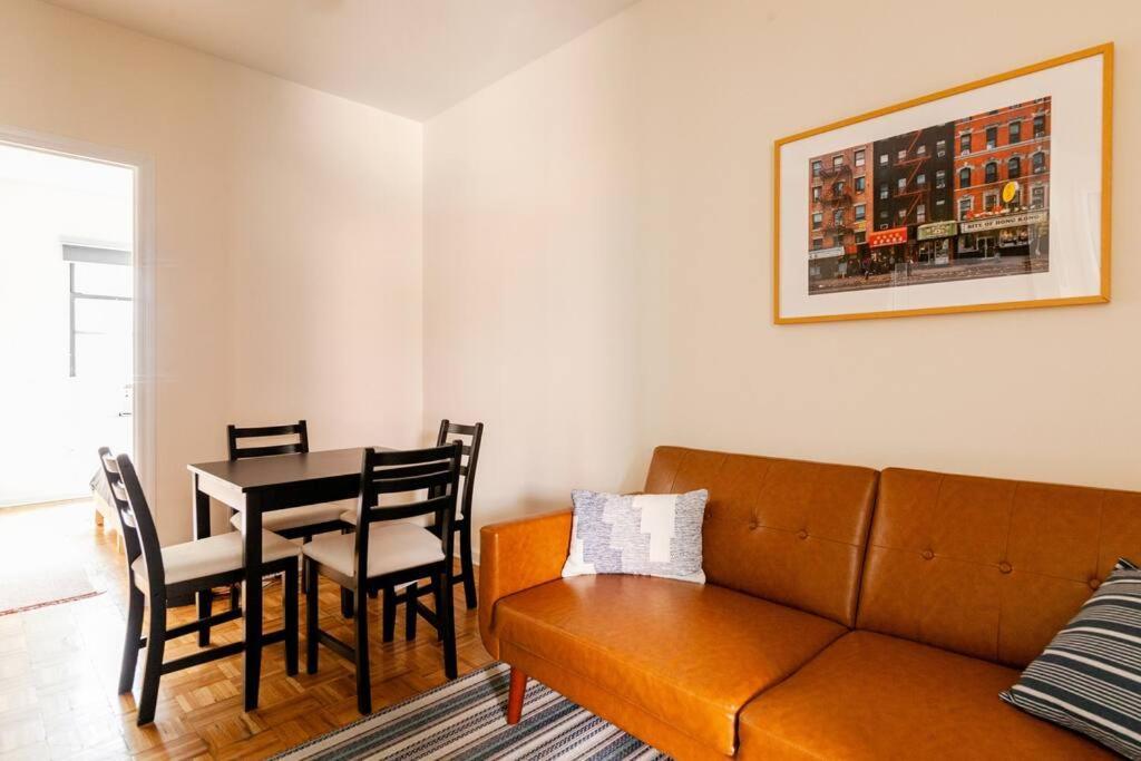 ✪ Large 2 Bedrooms ✪ Queen Beds ✪ Work Stations Apartment New York
