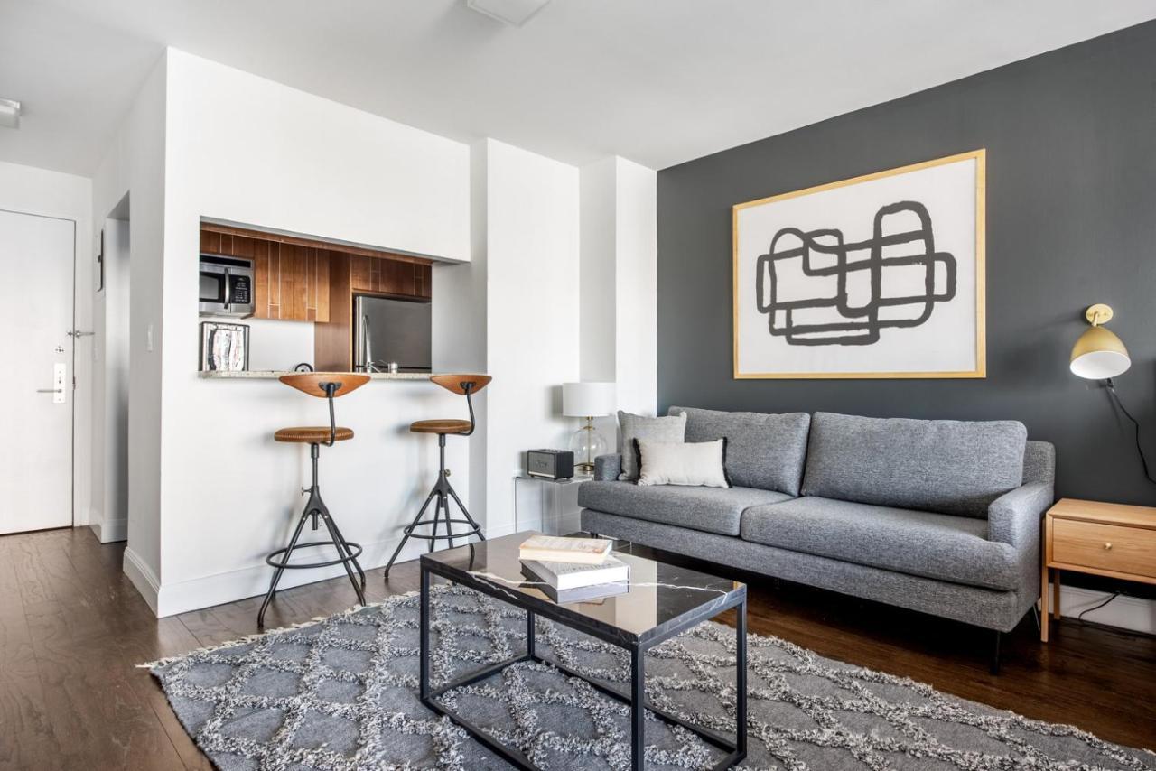 Apartment Ues Studio W Gym Doorman Balcony Stunning Roof Nyc-504