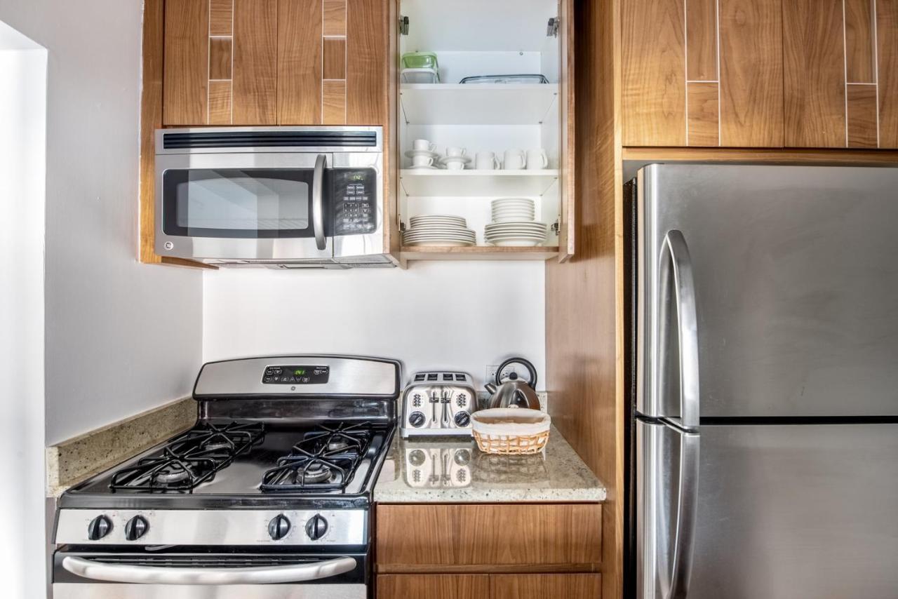 Apartment Ues Studio W Gym Doorman Balcony Stunning Roof Nyc-504