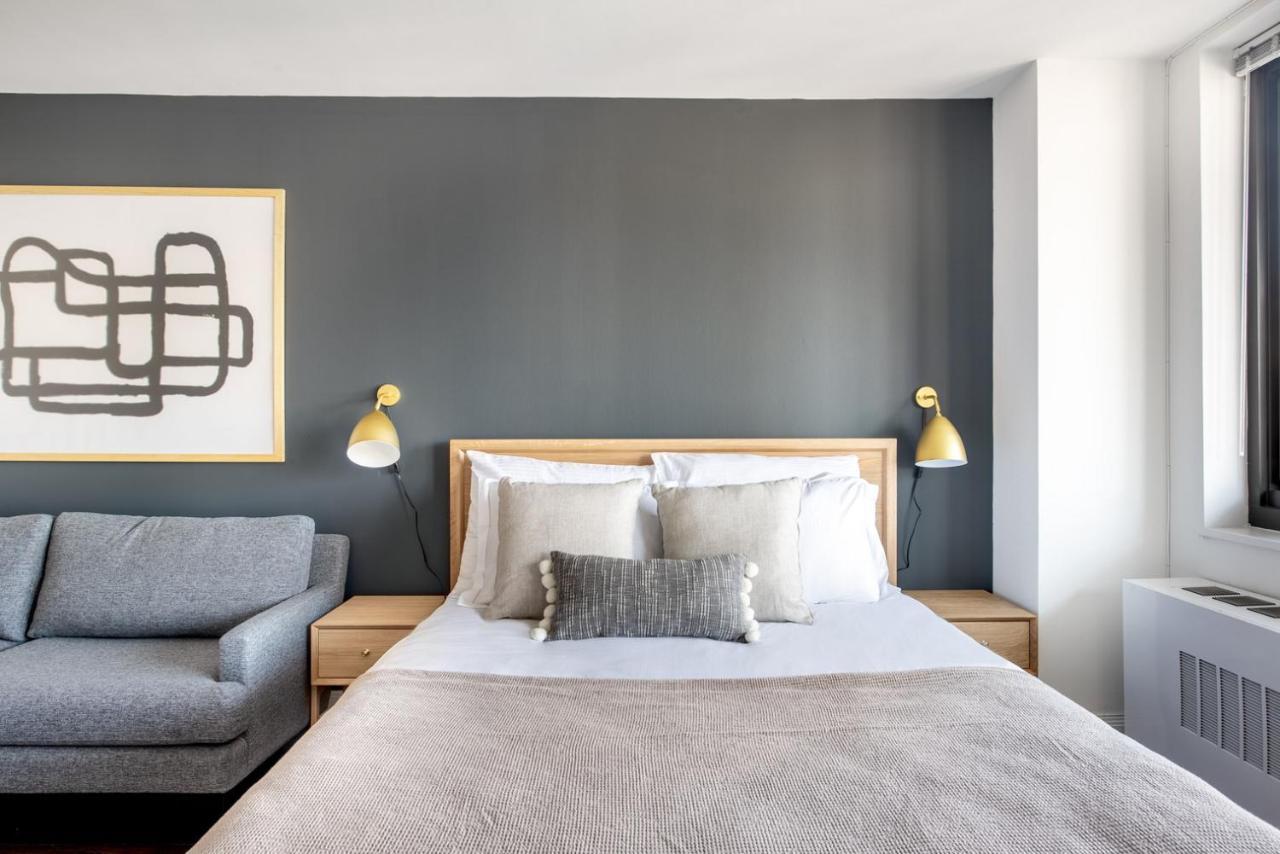 Ues Studio W Gym Doorman Balcony Stunning Roof Nyc-504 New York