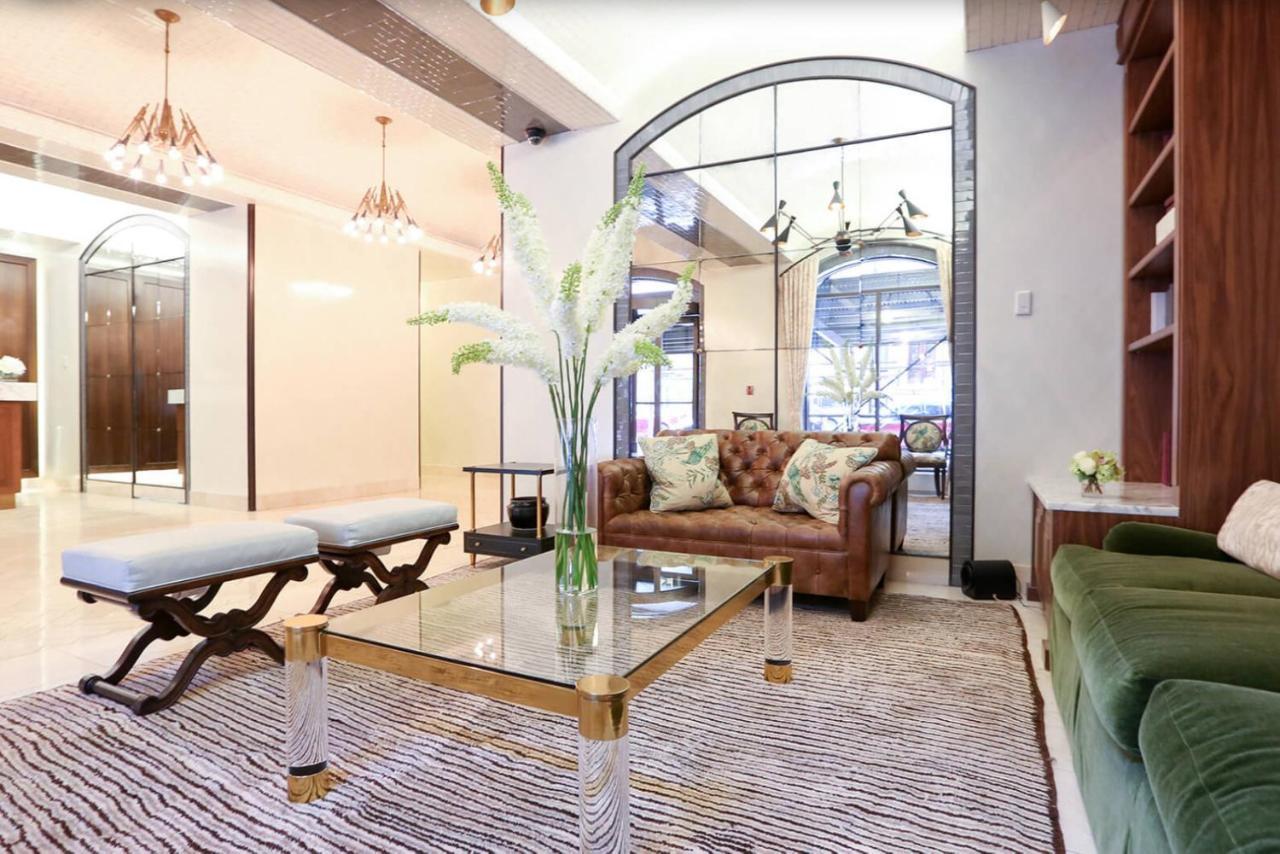 Ues Studio W Gym Doorman Balcony Stunning Roof Nyc-504 Apartment New York