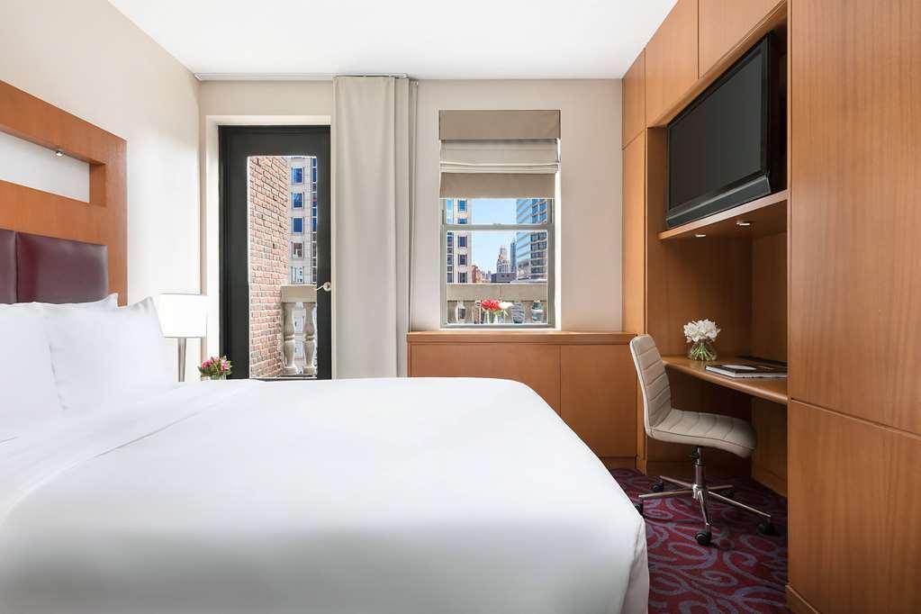 57 By Luxurban Hotel *