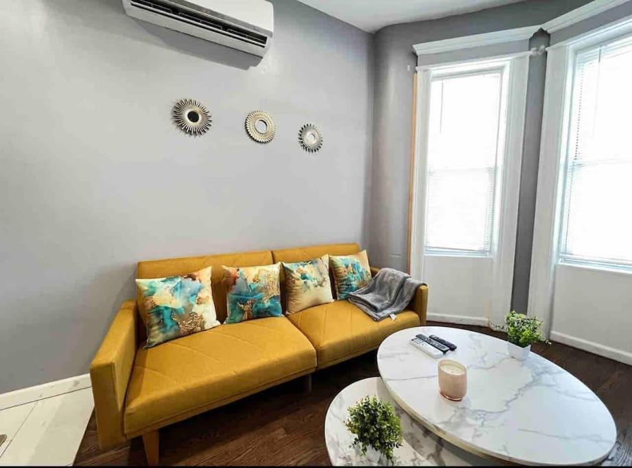 Stylish 1 Bedroom - Brooklyn By Train Station *