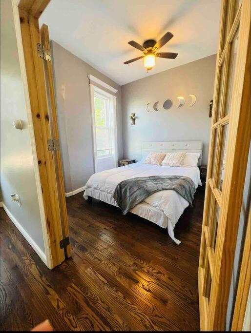Stylish 1 Bedroom - Brooklyn By Train Station Apartment *
