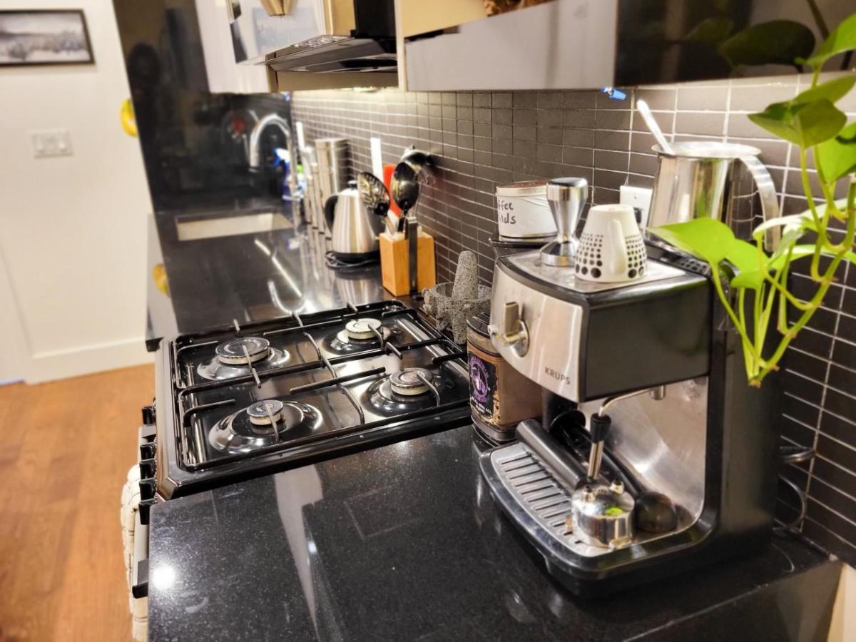 Private In A 4 Big 4 Apartament Green Point *