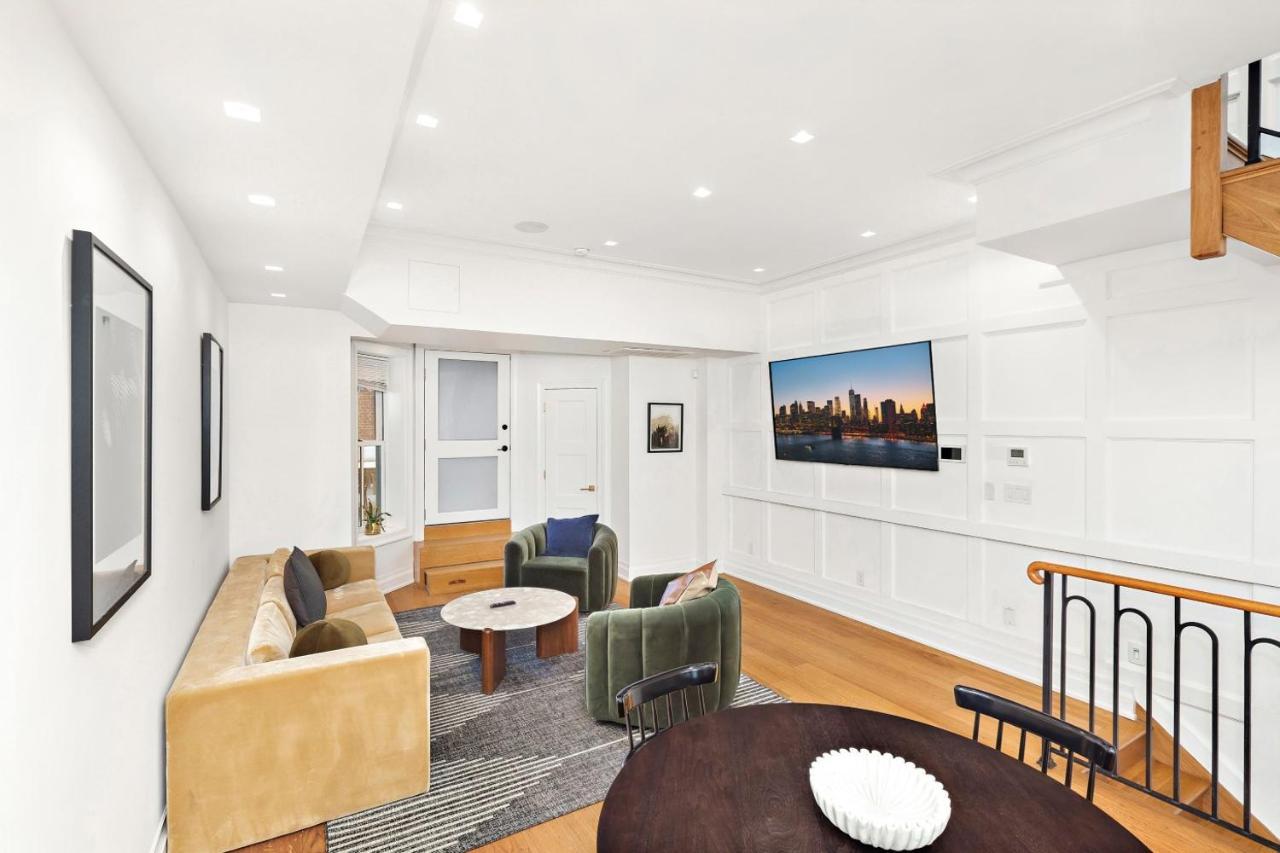 Luxurious 5 Bedroom Townhouse * New York