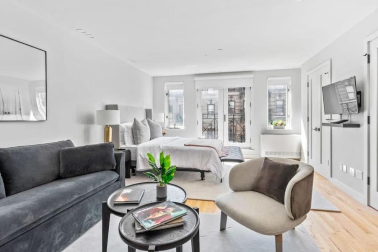 Apartment Luxe With Charming Juliet Balcony New York